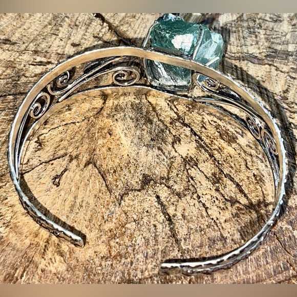Translucent Green Rough Fluorite Cuff - Picture 8 of 8